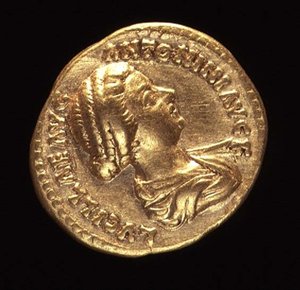 Aureus (voorzijde) met afbeelding van Lucilla, dochter van Marcus Aurelius (AD 161-AD 180) gedrapeerd. Inscriptie: LUCILLAE AVG ANTONINI AVG F door Roman